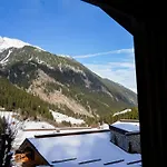 Mountain Stubai Апартаменты Нойштифт-им-Штубайталь
