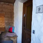 Mountain Stubai Апартаменты Нойштифт-им-Штубайталь